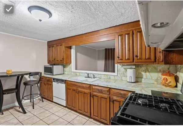 Bayou La Batre, AL 36509,14075 1st AVE