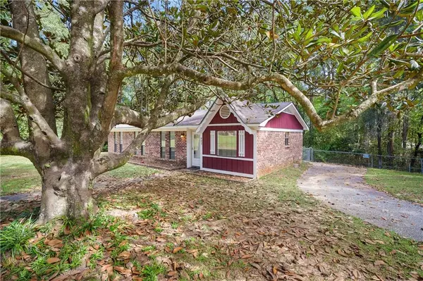 921 Kimberlin DR N, Mobile, AL 36695