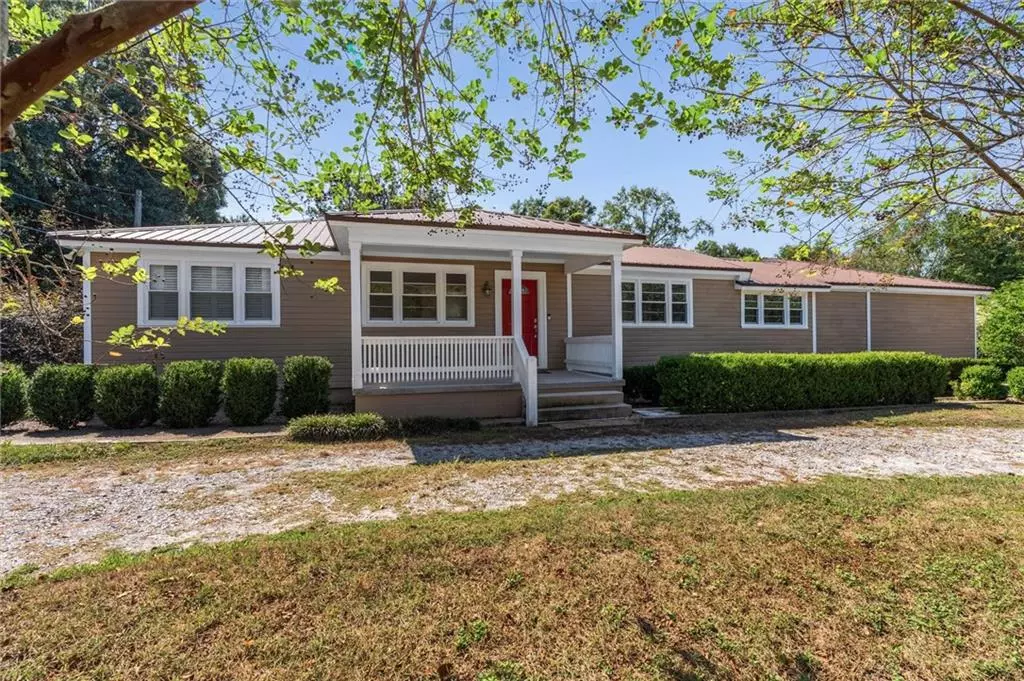 Mobile, AL 36608,5257 Greenwood LN