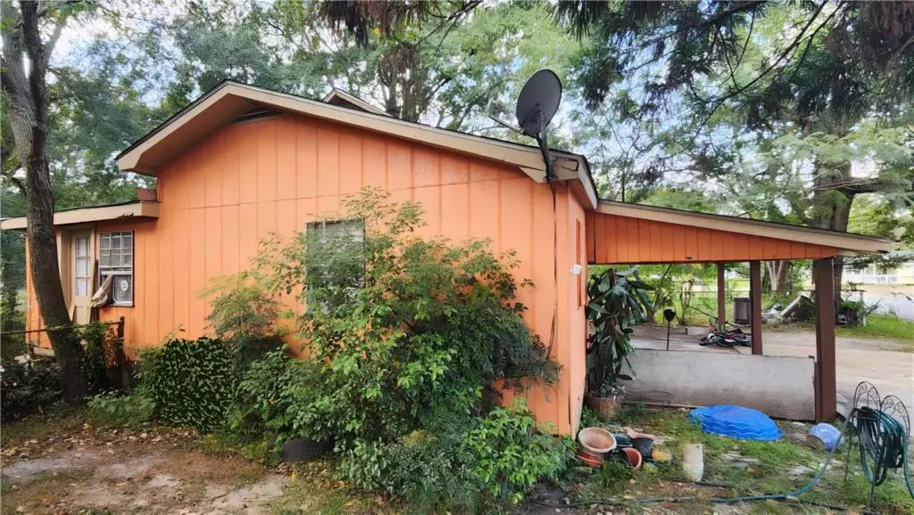 Chickasaw, AL 36611,416 Iroquois ST