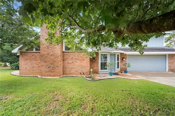 105 Laverne CIR, Daphne, AL 36526