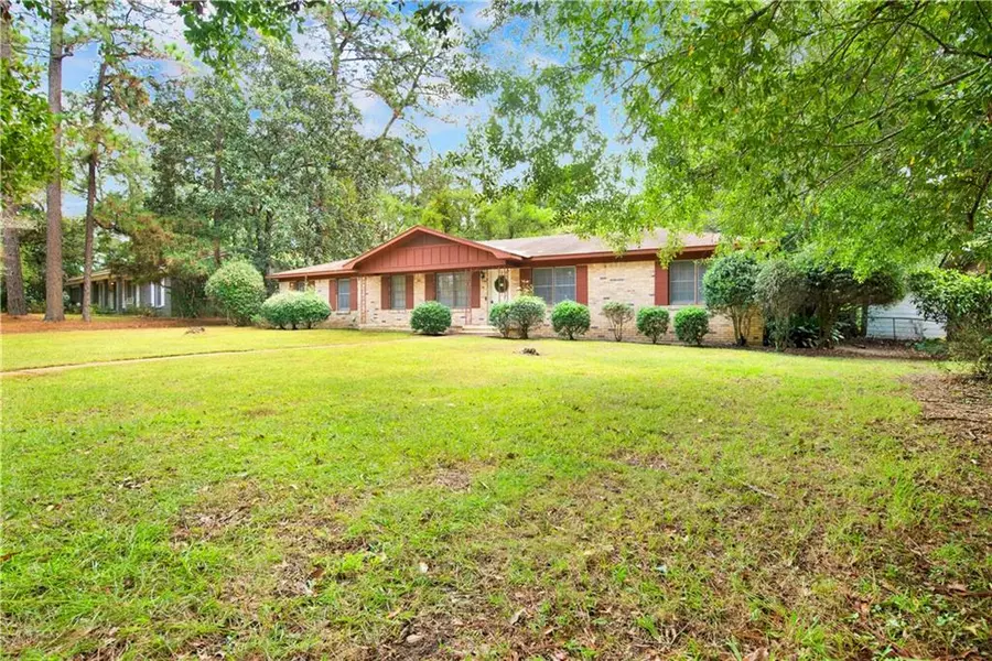 5859 Chalet DR N, Mobile, AL 36608