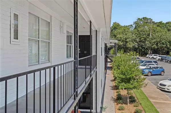 Mobile, AL 36608,4009 Old Shell RD #E12