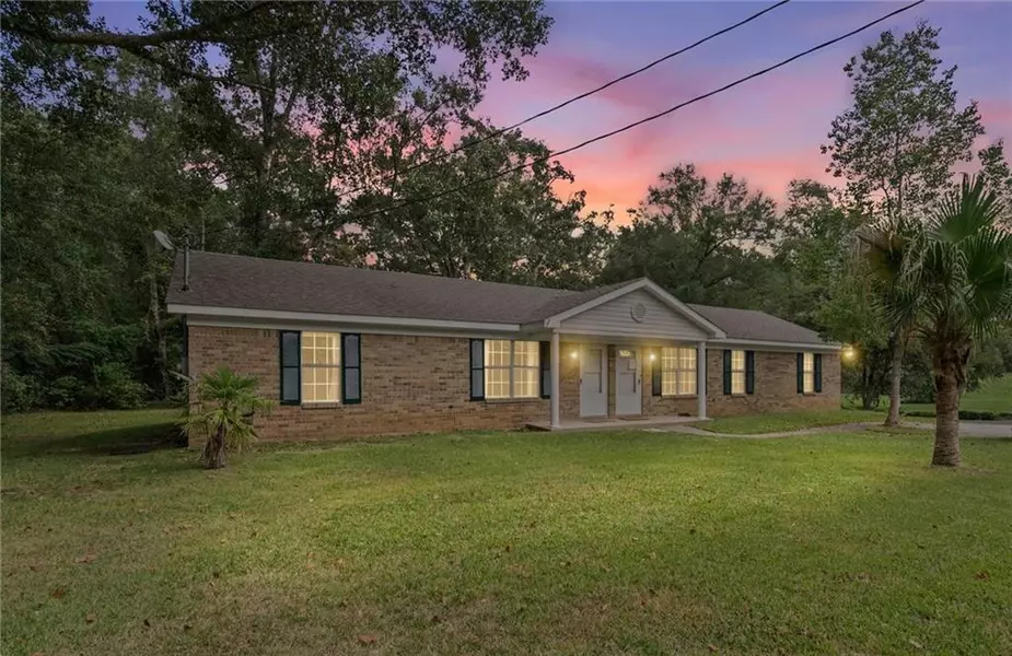14165 River Oaks DR, Coden, AL 36523