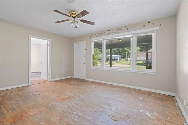 Mobile, AL 36618,1801 Larkwood DR