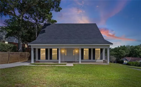 2217 Woodlea CT N, Mobile, AL 36695
