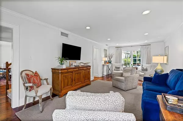 Mobile, AL 36608,513 Spring Park DR E