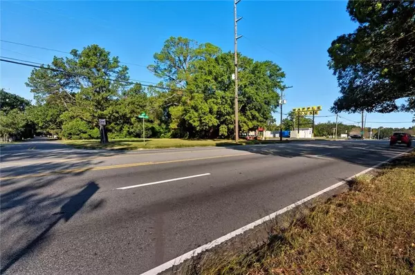 Mobile, AL 36605,1758 Dauphin Island Pkwy