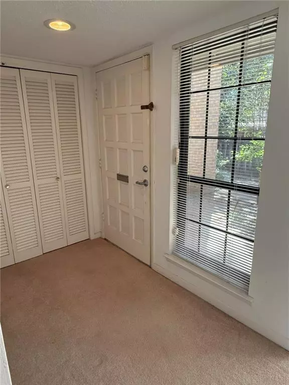 Mobile, AL 36606,2901 Grant ST #302