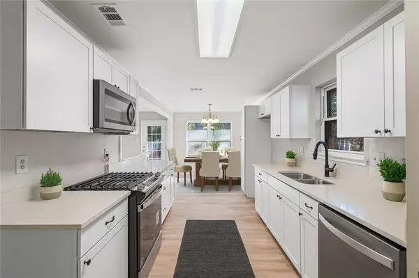 Mobile, AL 36693,2871 Brookside DR