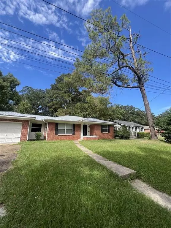 716 Pinehill DR, Mobile, AL 36606