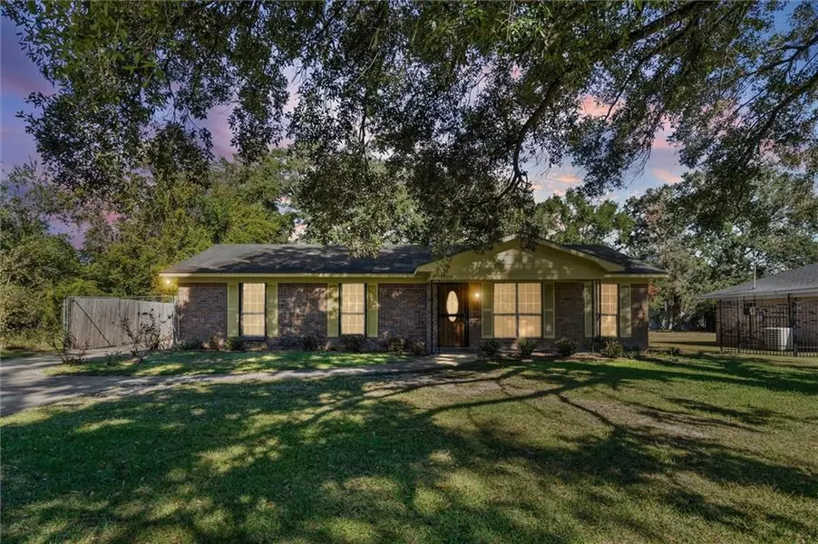 1734 S Atmore AVE, Mobile, AL 36612