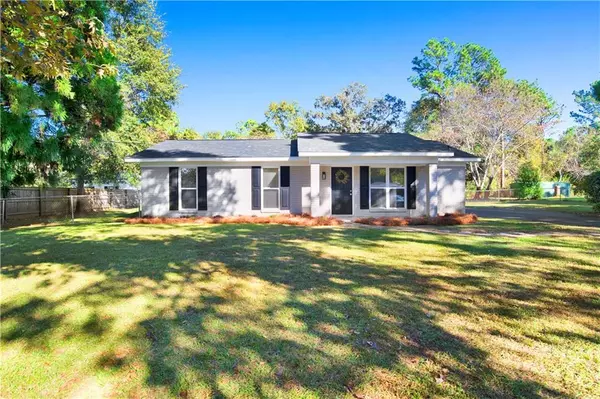 2556 Melanie CT E, Semmes, AL 36575