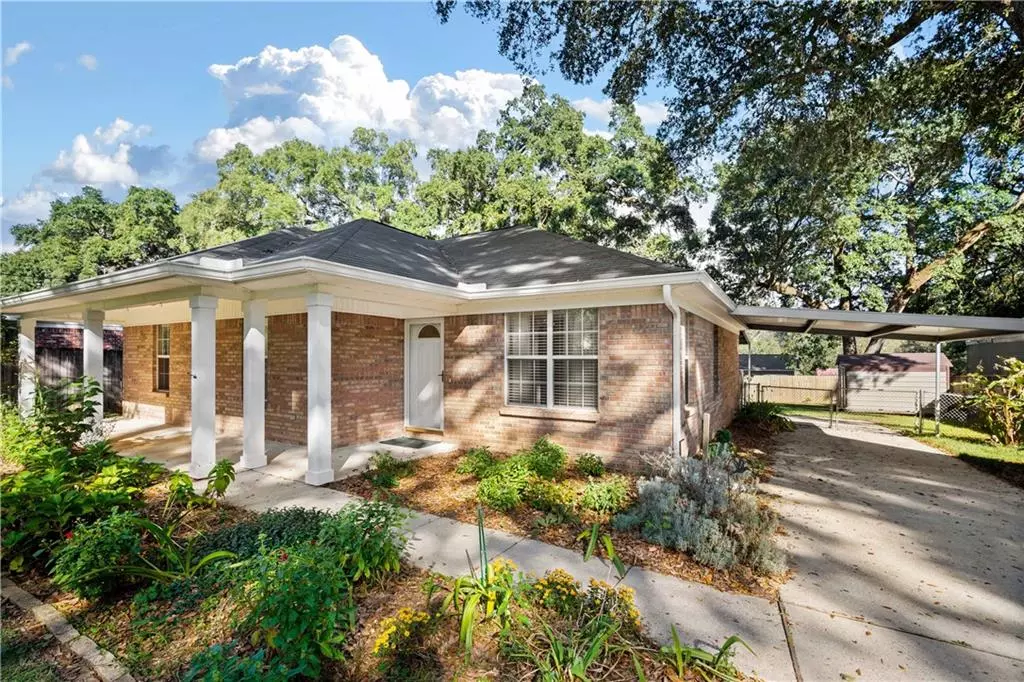 Theodore, AL 36582,5425 Royal Oaks DR