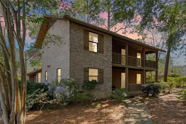 7485 Creekwood DR, Mobile, AL 36695