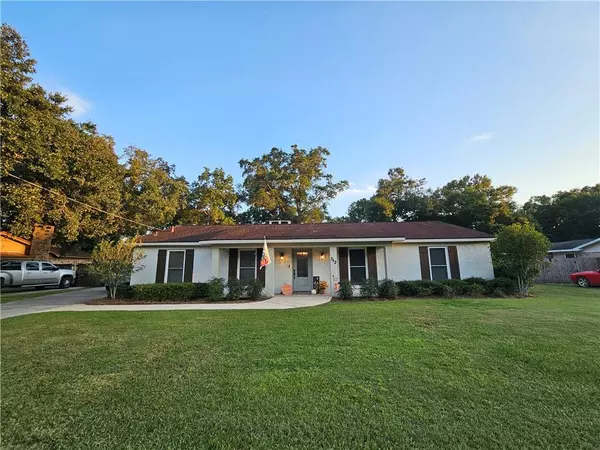 Satsuma, AL 36572,362 Teakwood DR