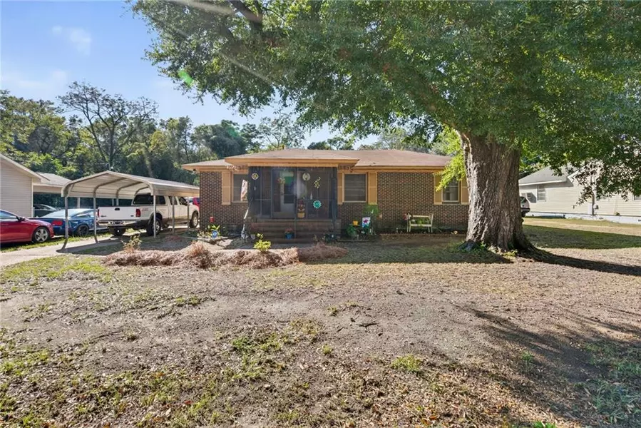 9 Grove LN, Selma, AL 36701