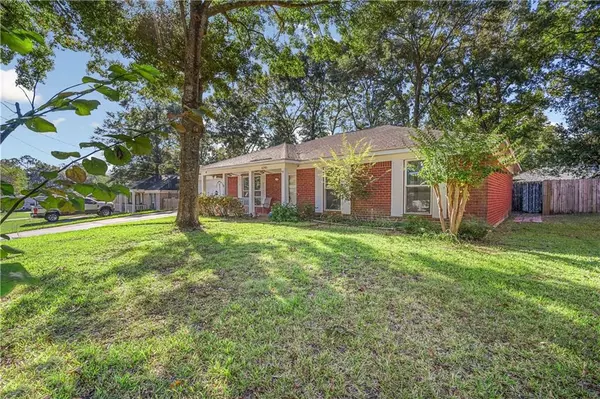 Theodore, AL 36582,6293 Woodside DR S