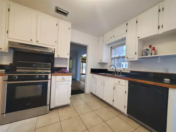 Mobile, AL 36609,309 Byron AVE W