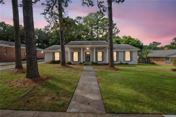 Mobile, AL 36608,504 Huntleigh WAY