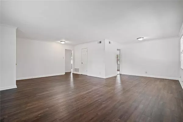 Mobile, AL 36606,2758 Brookwood DR