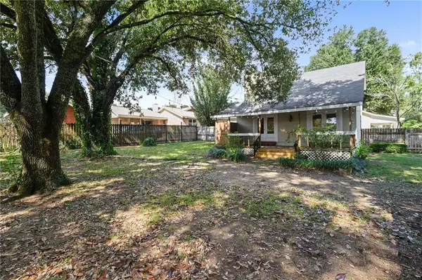 Mobile, AL 36693,6133 Hampton Oaks DR