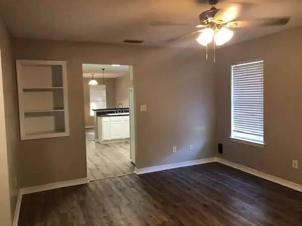 Robertsdale, AL 36567,22915 Monroe ST