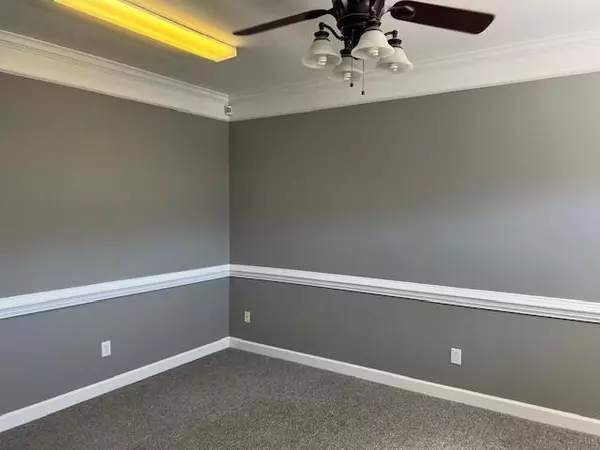 Mobile, AL 36695,960 Schillinger RD #B