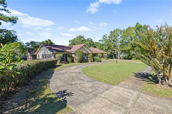 Mobile, AL 36608,624 Highland Woods DR E