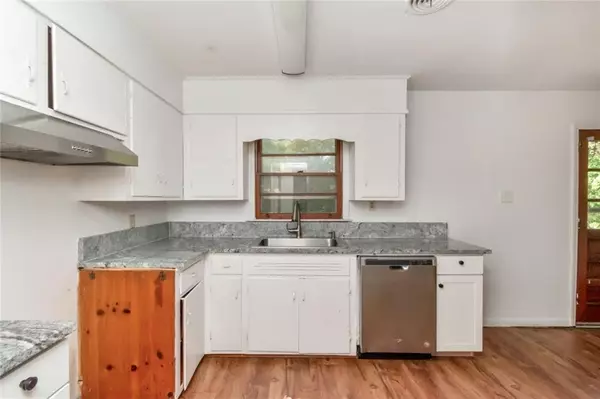 Mobile, AL 36609,704 Raines DR