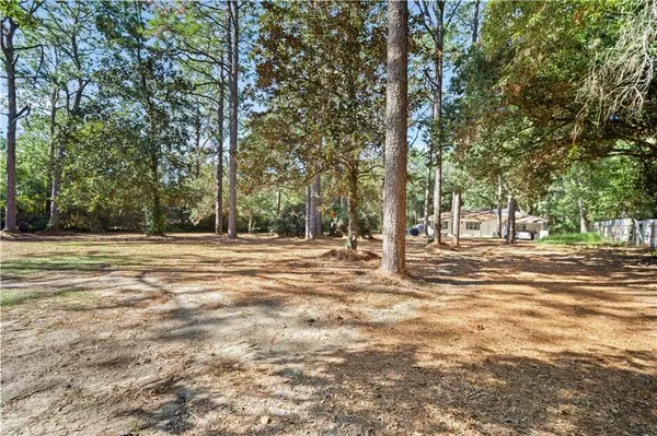 Mobile, AL 36618,1401 Forest Ridge RD E