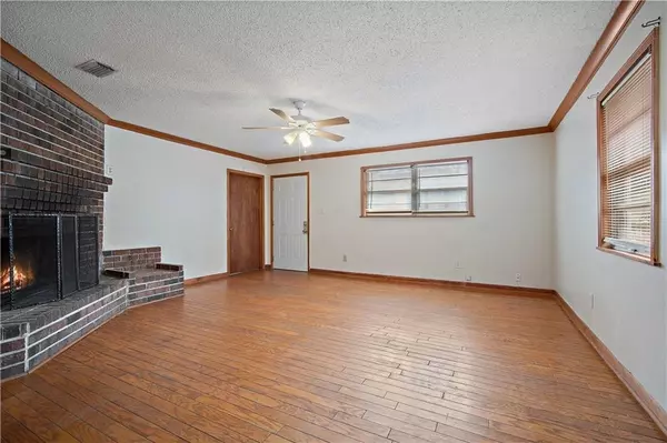 Mobile, AL 36618,1856 Colonial Oaks DR