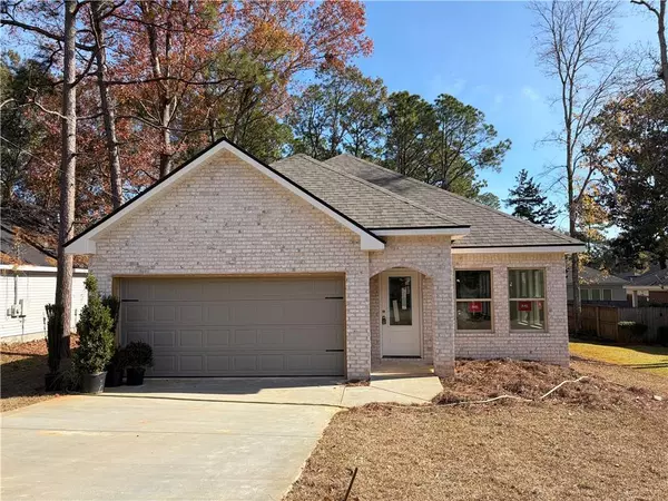 Mobile, AL 36609,1011 Wildwood AVE