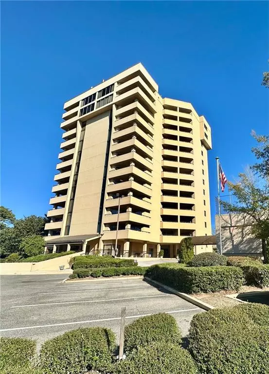 100 Tower DR #403, Daphne, AL 36526