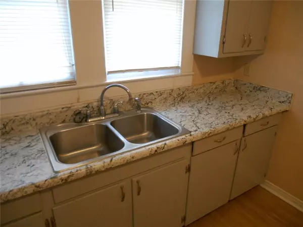 Mobile, AL 36604,409 Wisconsin AVE