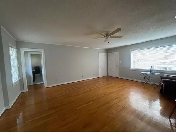 Mobile, AL 36605,2950 Riverside DR