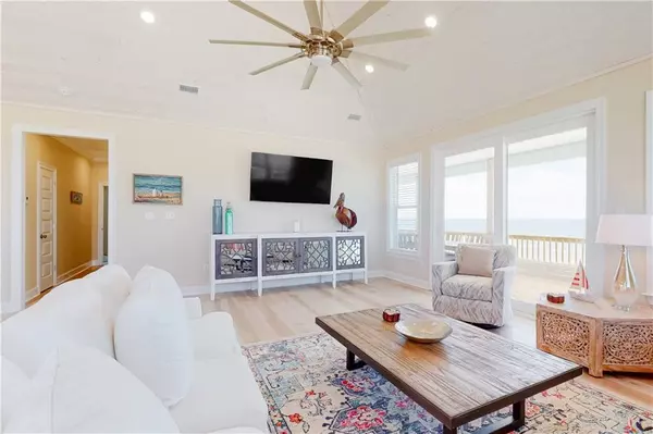 Dauphin Island, AL 36528,102 Tecumseh CT