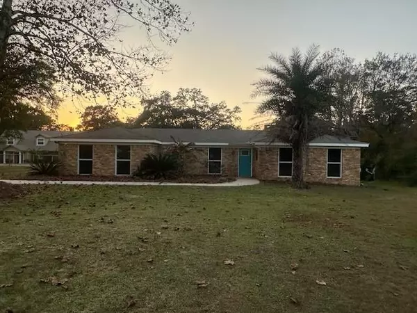 11220 Queens WAY, Bayou La Batre, AL 36582