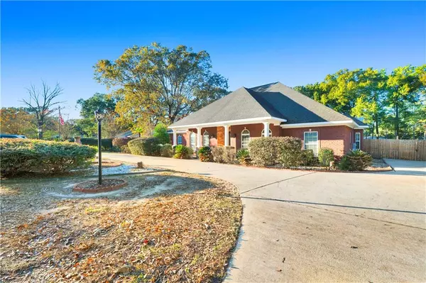 Mobile, AL 36609,6220 Hickory LN