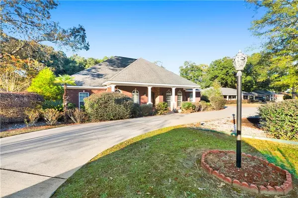 Mobile, AL 36609,6220 Hickory LN