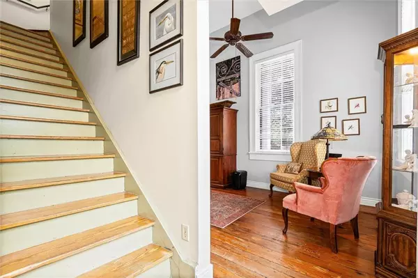 Mobile, AL 36602,208 Warren ST S