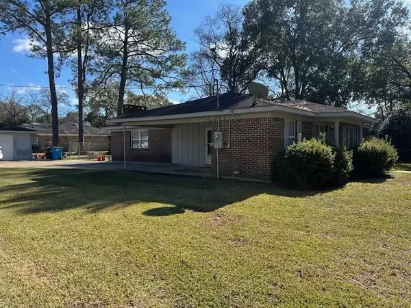 Saraland, AL 36571,714 James ST