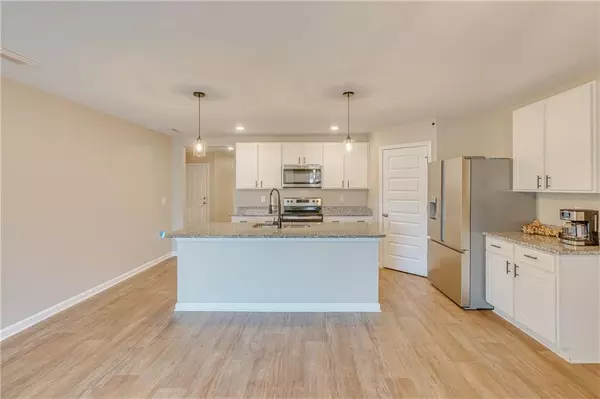 Robertsdale, AL 36567,20675 Mercury DR