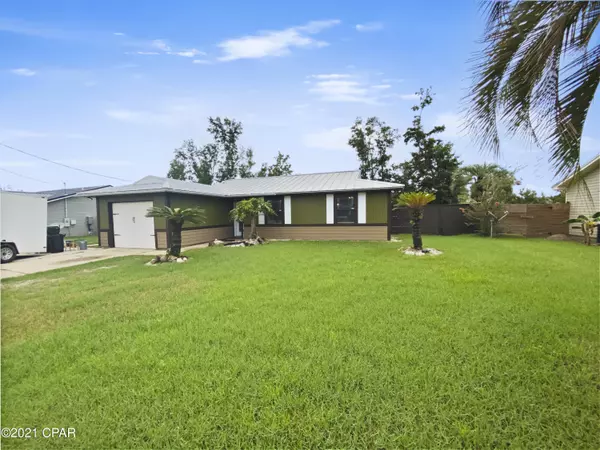 722 E Pine Forest DR, Lynn Haven, FL 32444