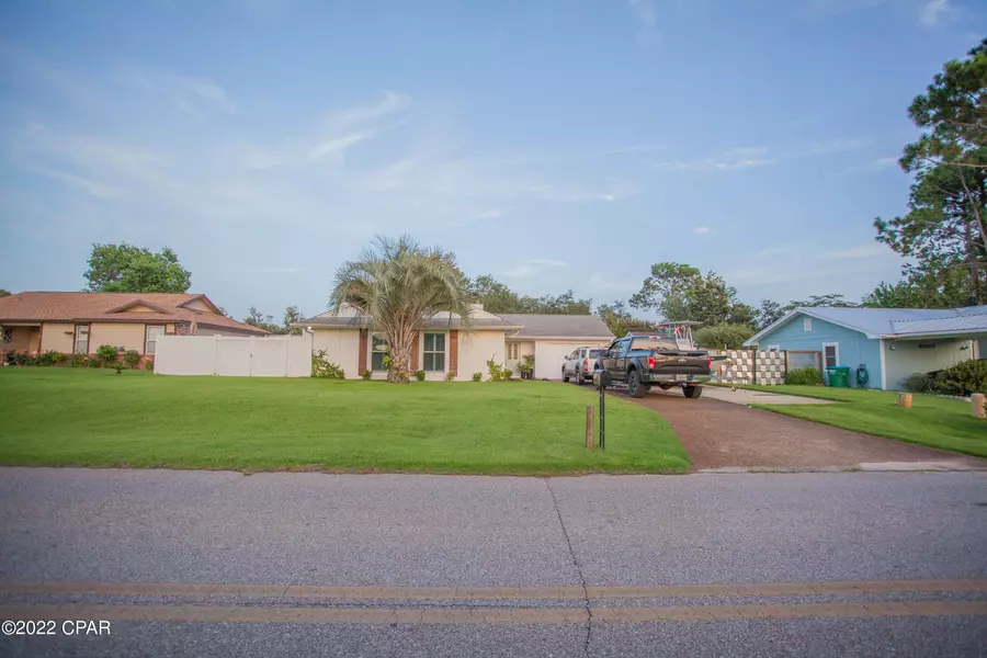 554 Lagoon Oaks DR, Panama City Beach, FL 32408