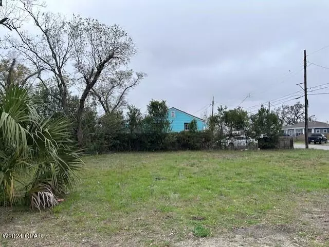 Panama City, FL 32401,1701 Lake AVE