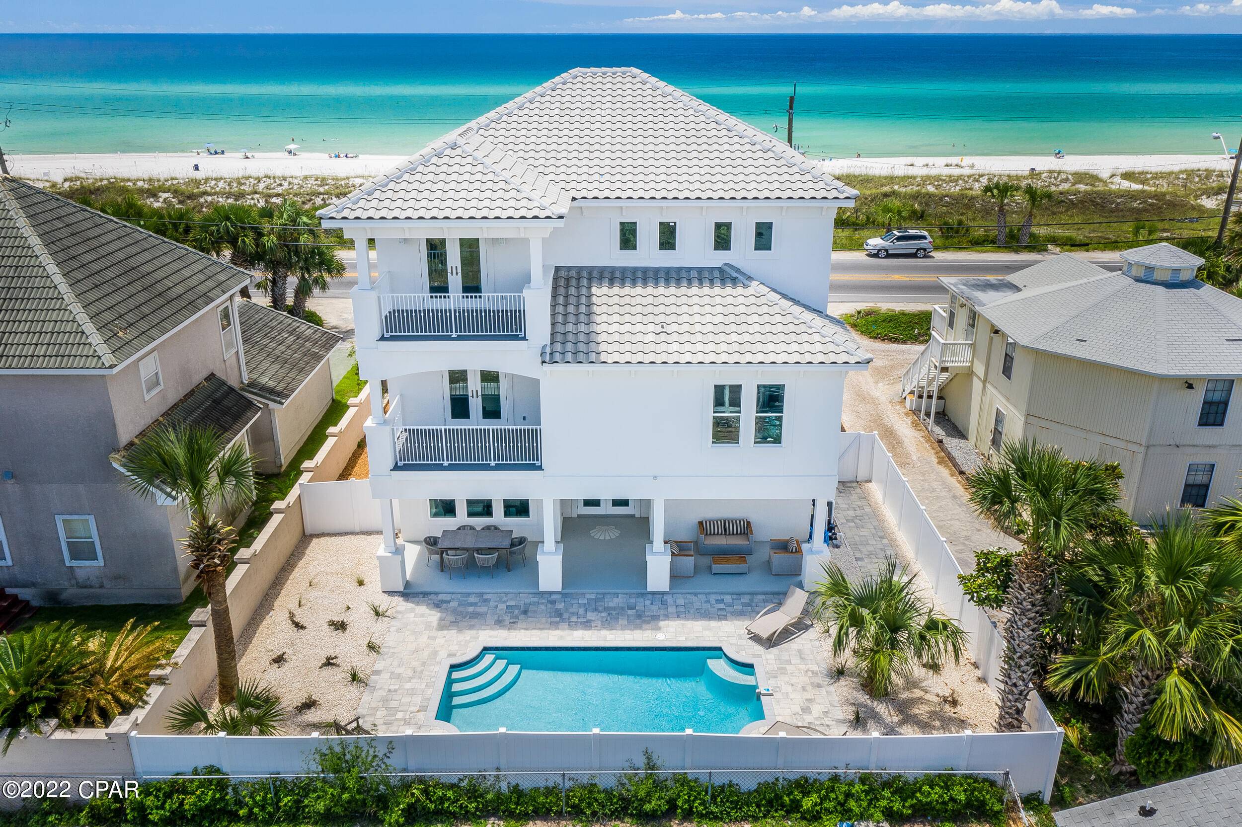 $2,995,000 - FOR SALE