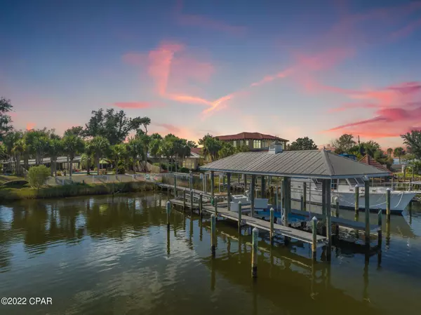 3707 Shoreline CIR,  Panama City,  FL 32405