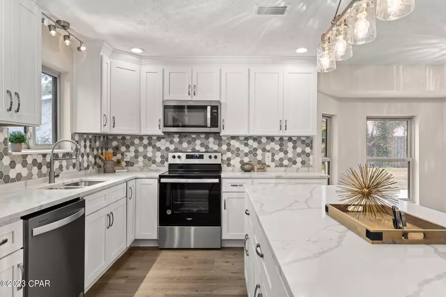 402 Greenwood CT, Panama City Beach, FL 32407