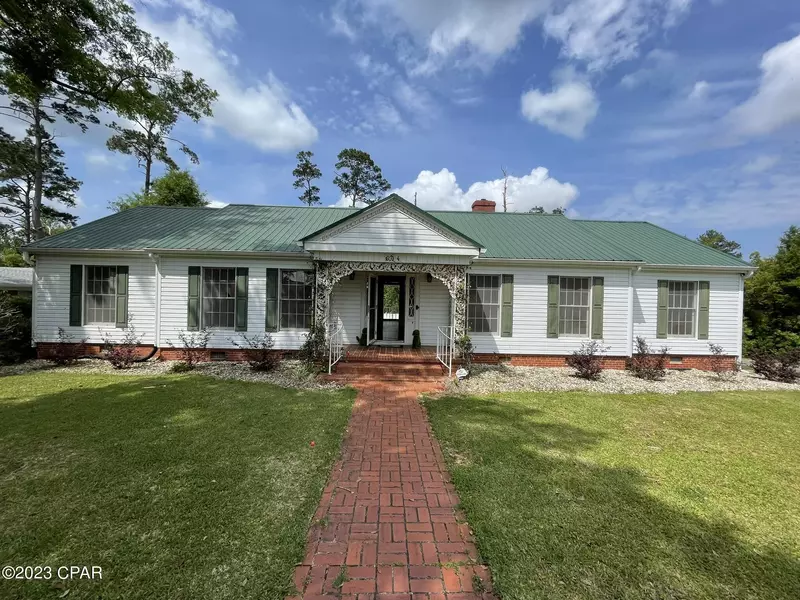 604 S Main ST, Chattahoochee, FL 32324